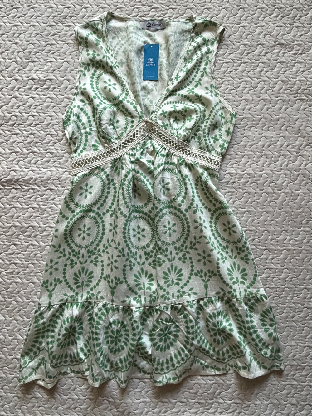 CUPSHE NWT Green and White Floral Sleeveless Dress